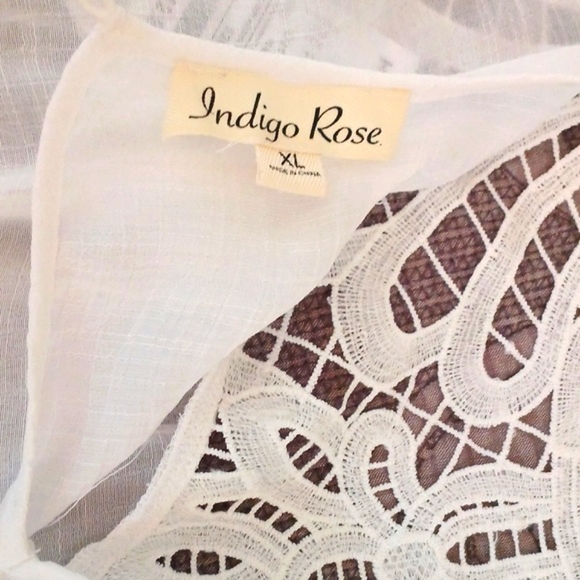 New! Lace Blouse! - Picture 5 of 7